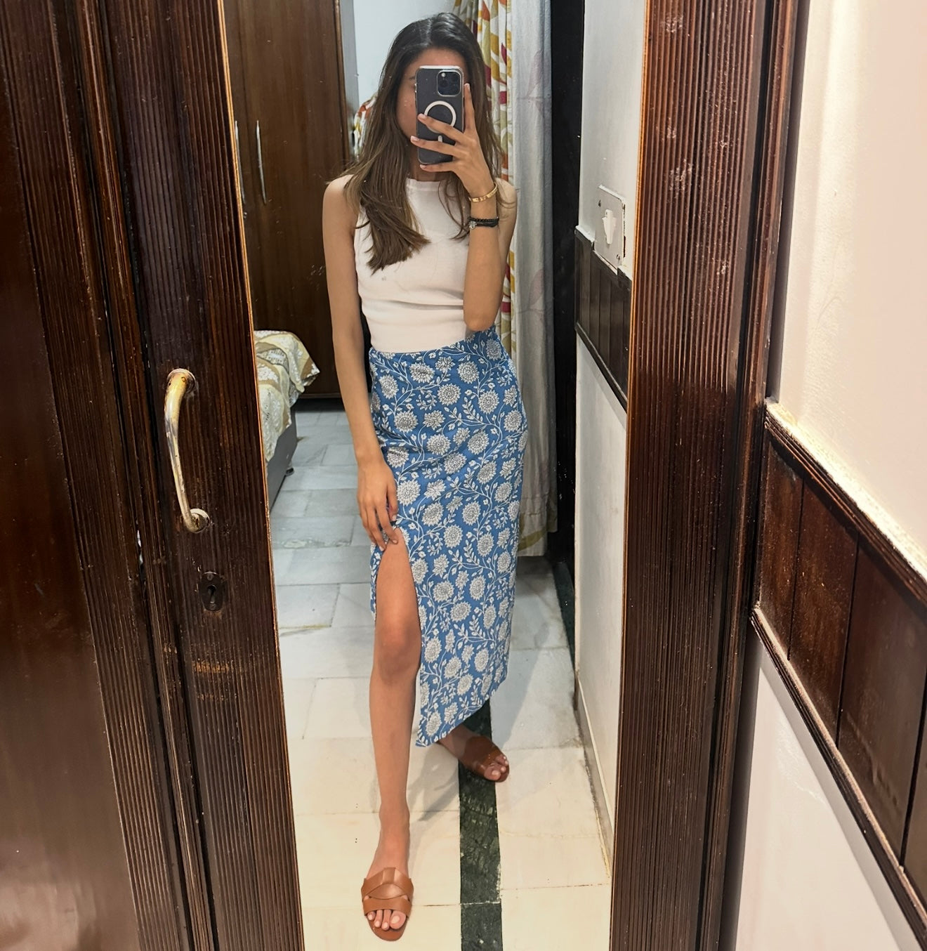 STRAIGHT PENCIL SKIRT WITH SKIT