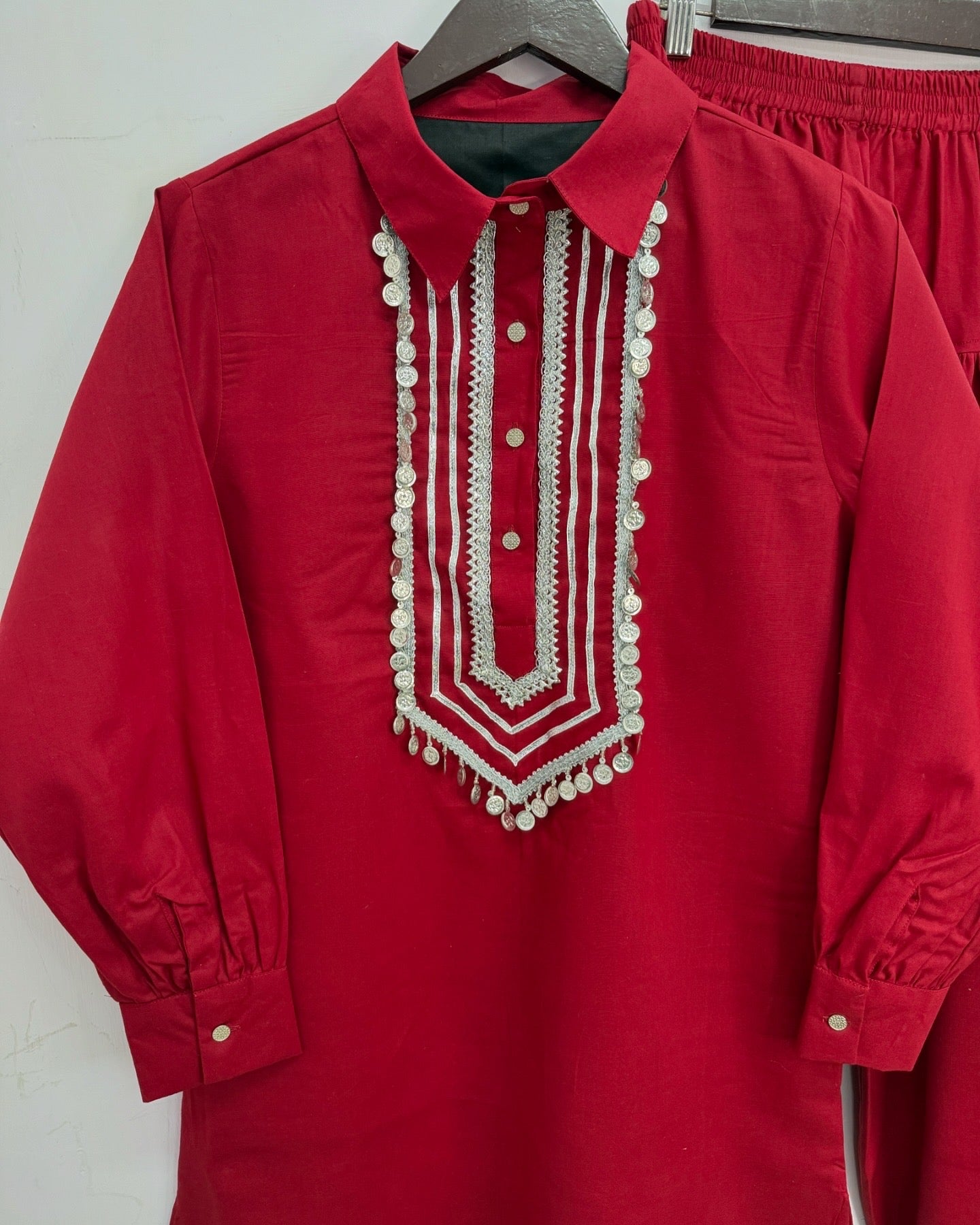 SALWAR SET WITH LACE DETAILING