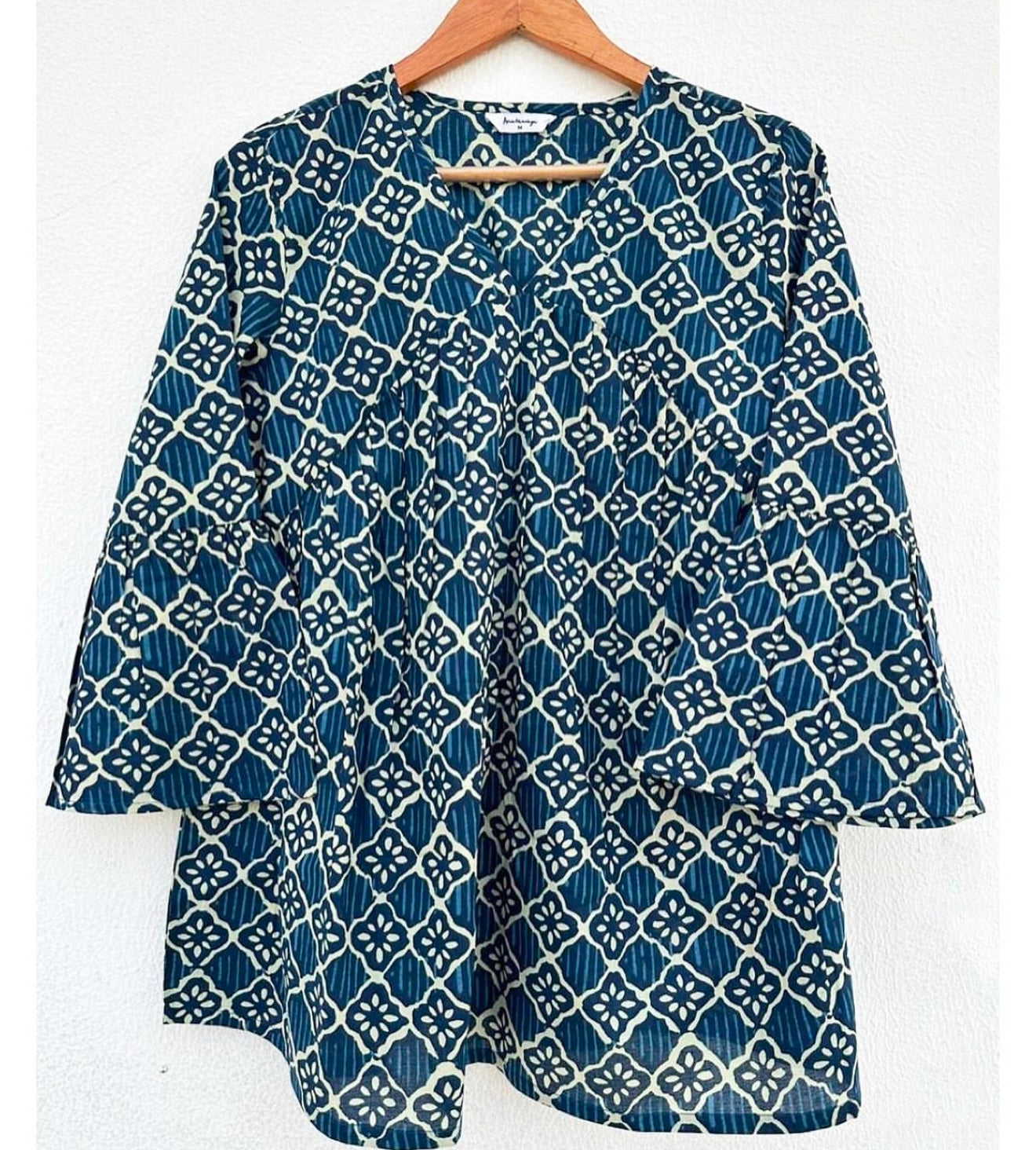 VOLUMINOUS KURTA WITH BELL SLEEVES