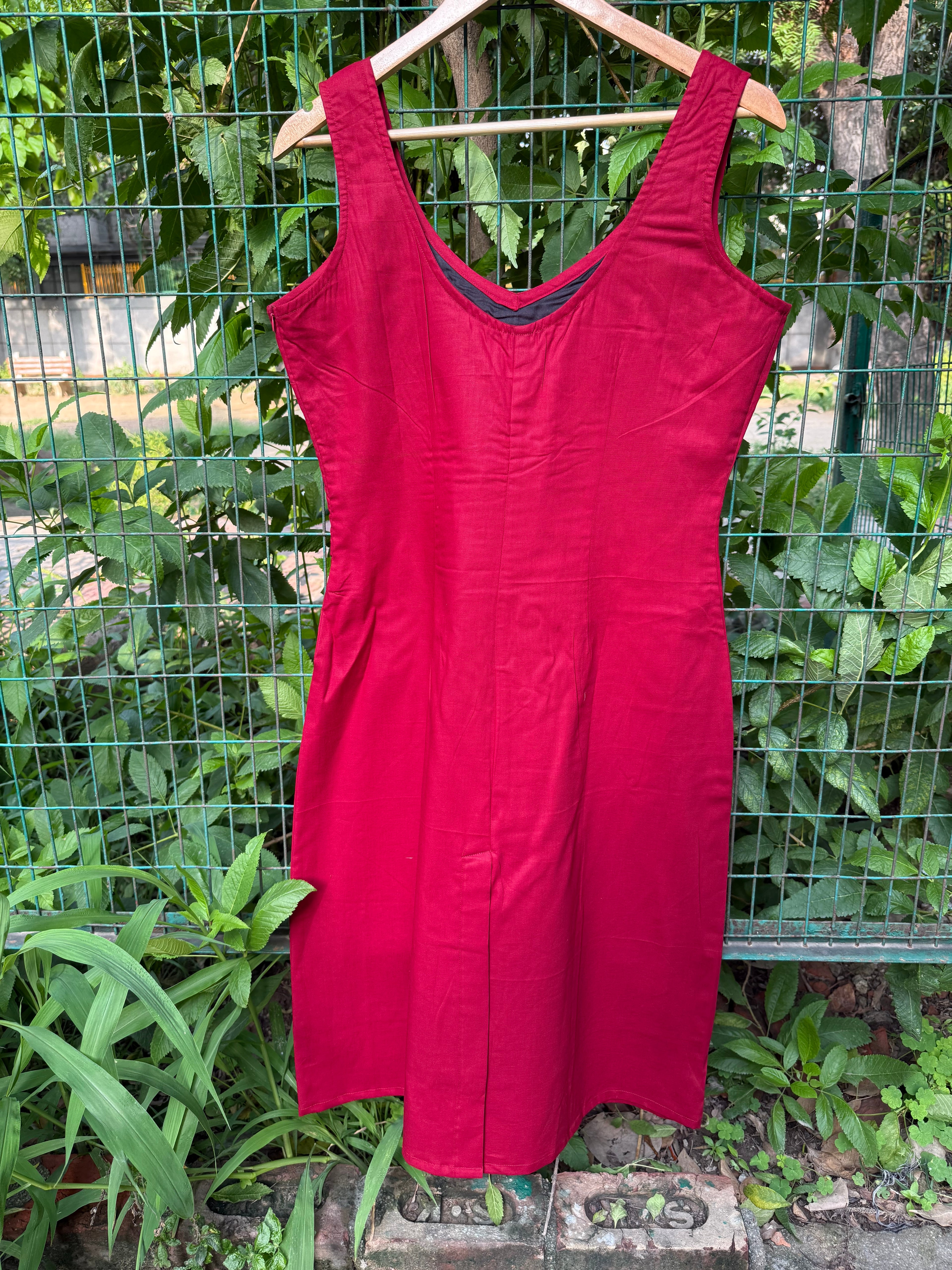 SOLID STRAIGHT DRESS WITH LINING