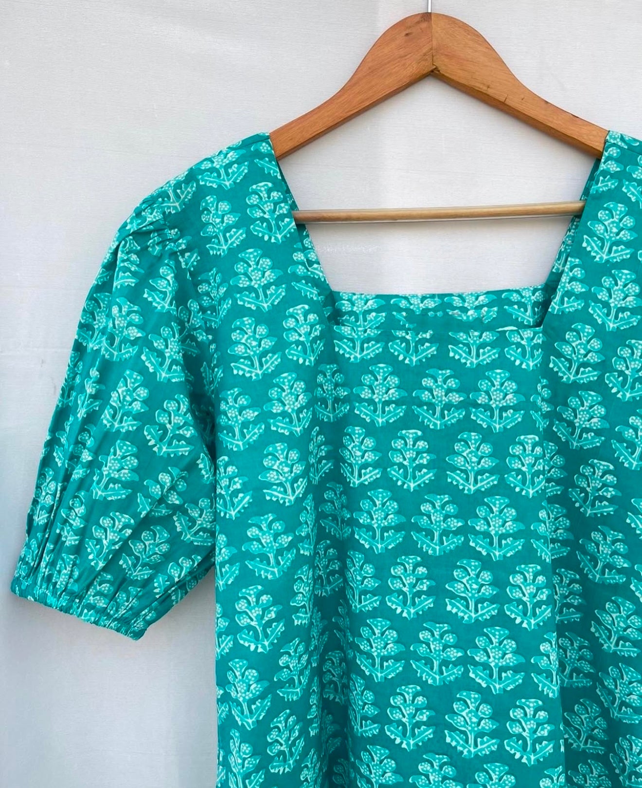 A-LINE DRESS WITH SHORT PUFFED DRESS