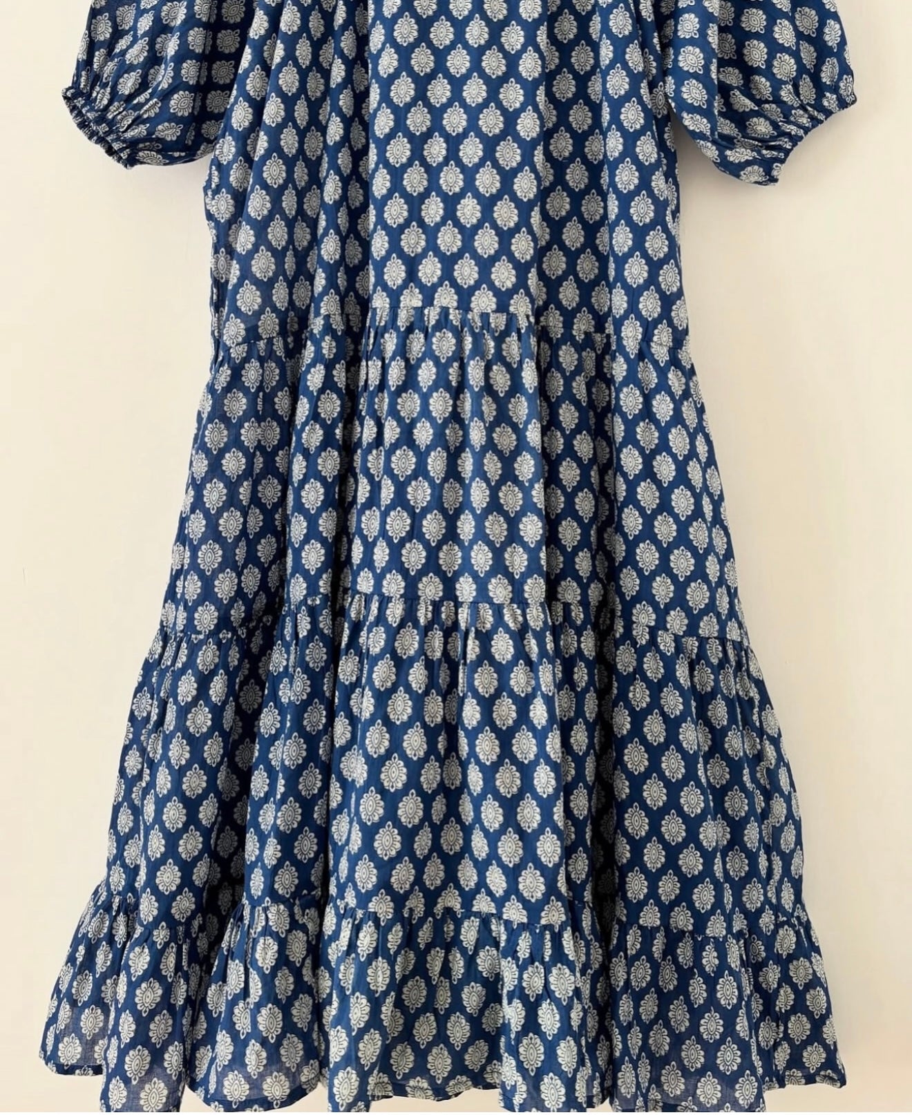LONG TIERED DRESS WITH PUFFED SLEEVES