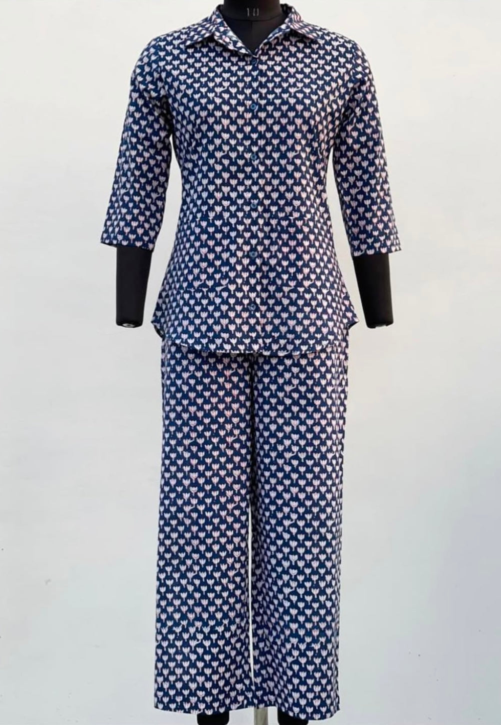 STRAIGHT COLLAR WITH CURVED HEM LOUNGEWEAR