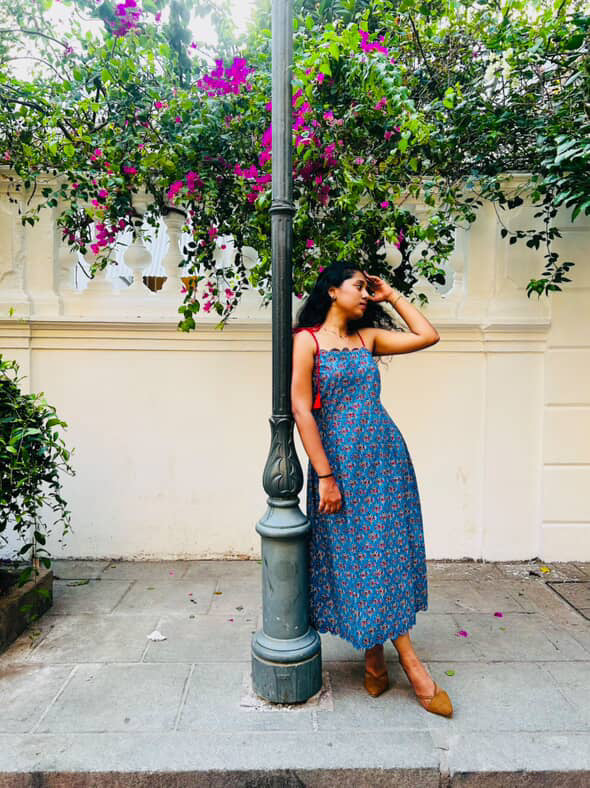 TIE-UP KNOTS SCALLOPED DRESS