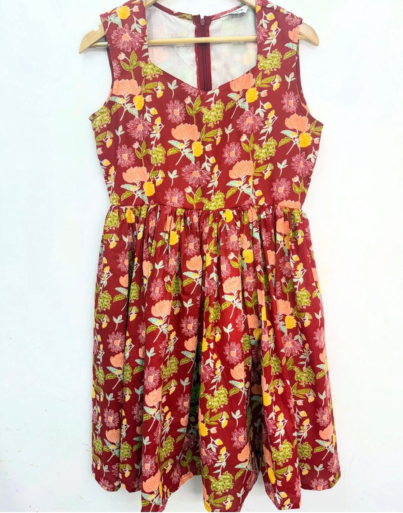 MIDI DRESS WITH DIAMOND NECK AND BACK ZIP DETAILING