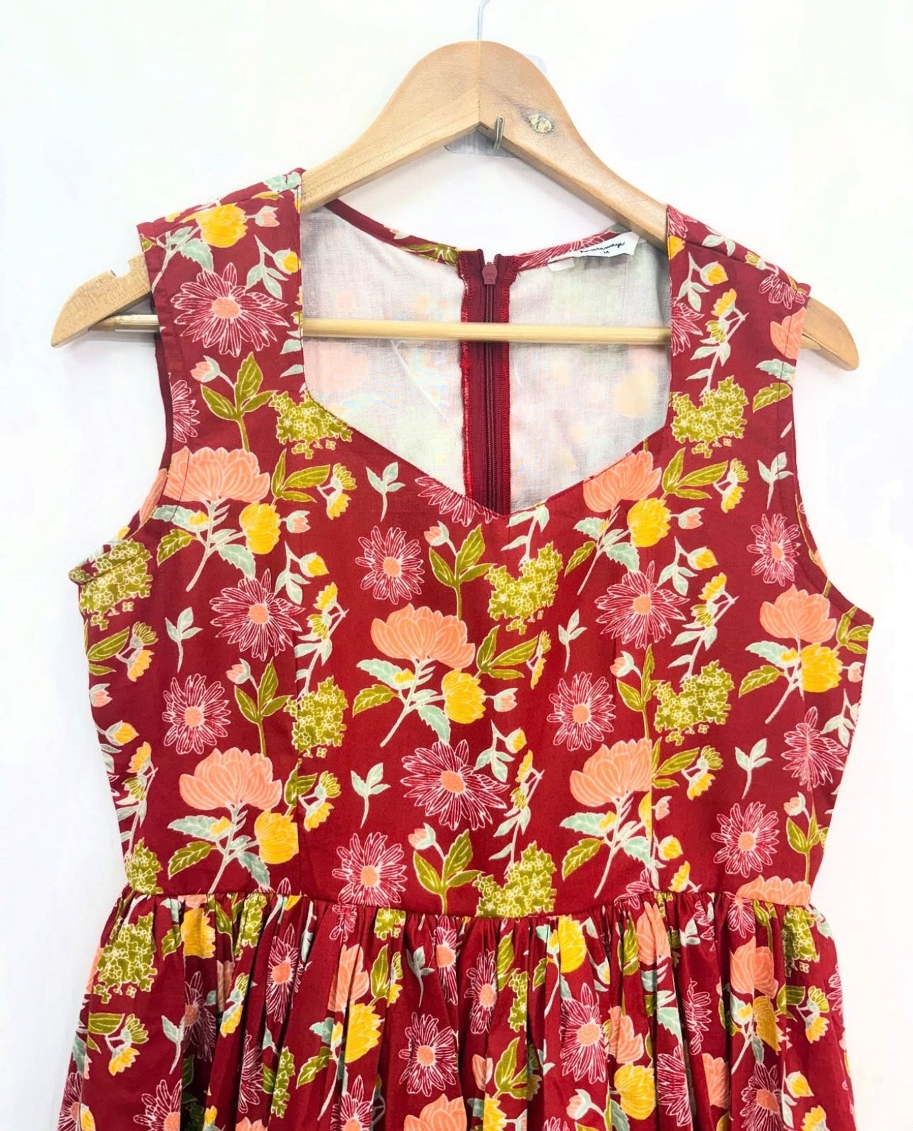 MIDI DRESS WITH DIAMOND NECK AND BACK ZIP DETAILING