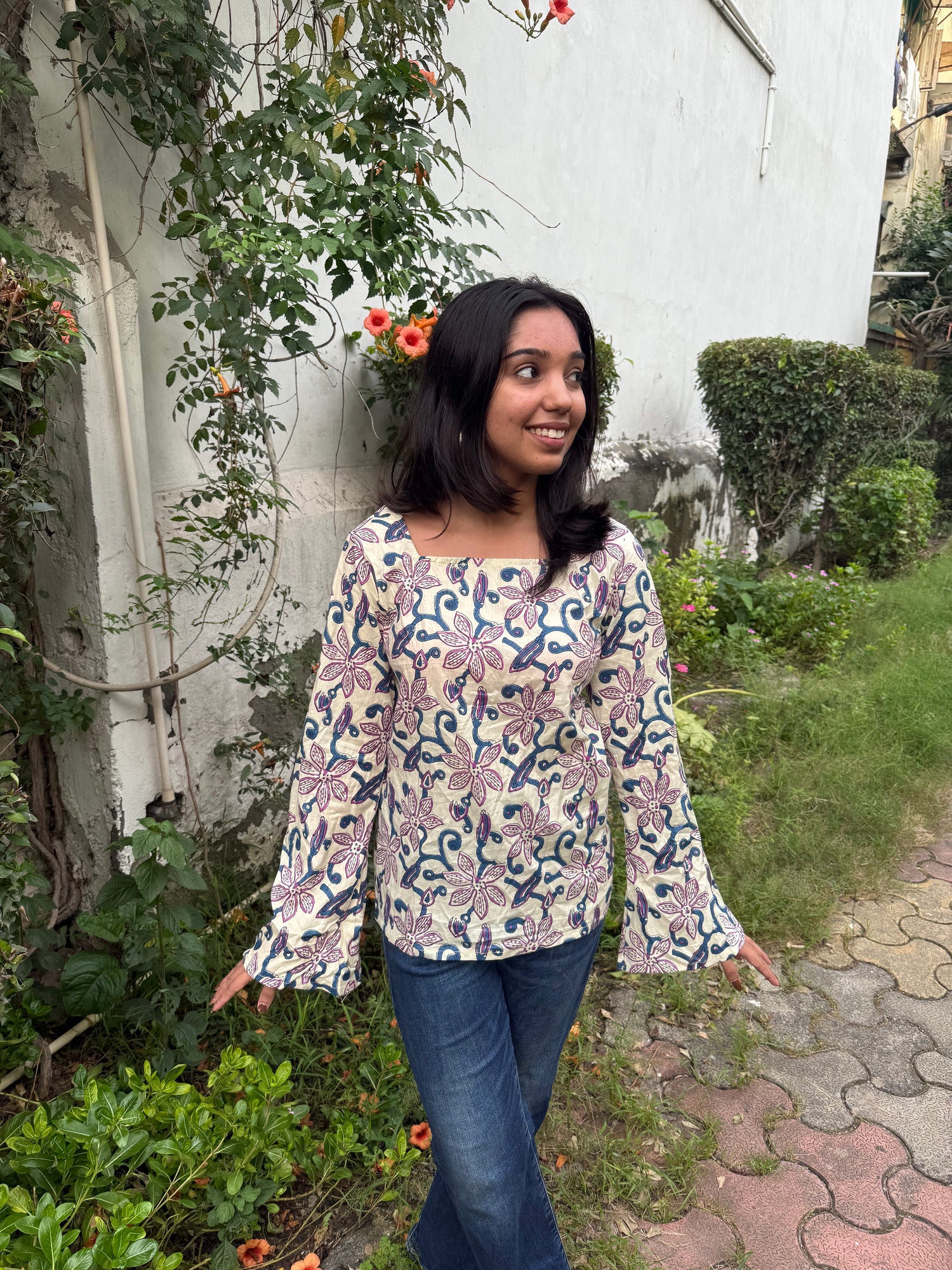 SQUARE NECK KURTA WITH LONG SLEEVES