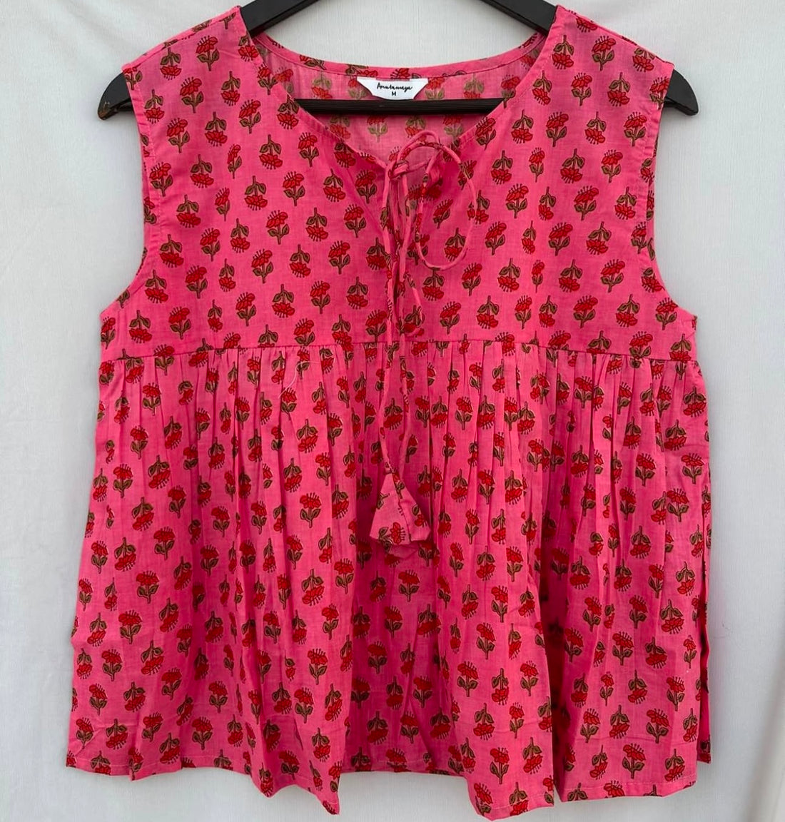 FRONT KNOT SLEEVELESS TOP