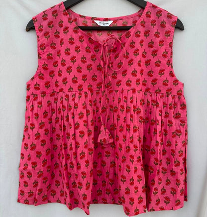 FRONT KNOT SLEEVELESS TOP