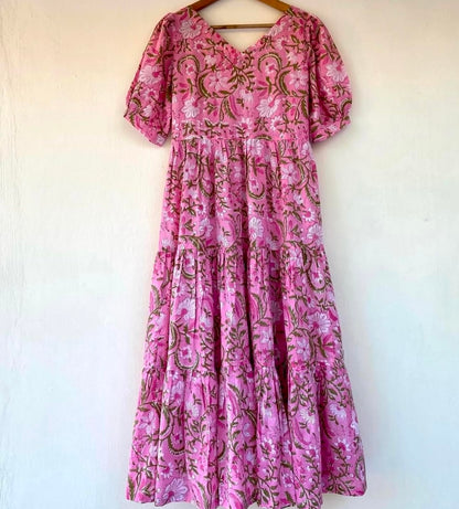 LONG TIERED DRESS WITH SHORT PUFFED SLEEVES