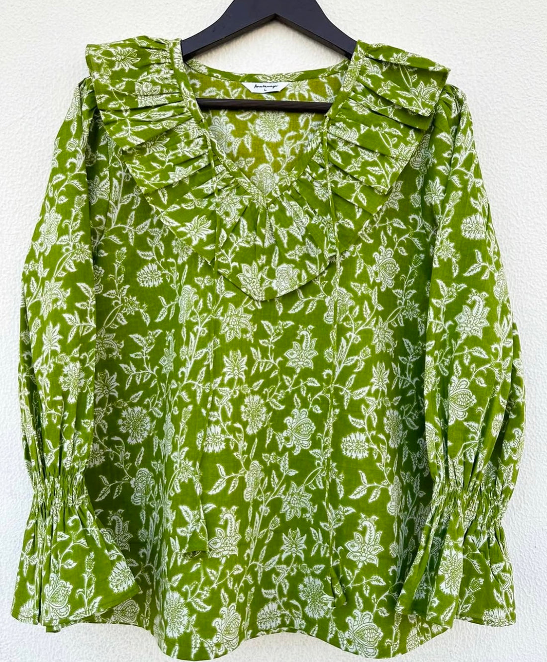 RUFFLE NECK TOP WITH PUFFED SLEEVES