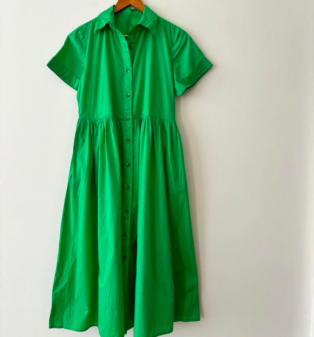SOLID WAIST GATHERED BUTTON DOWN DRESS