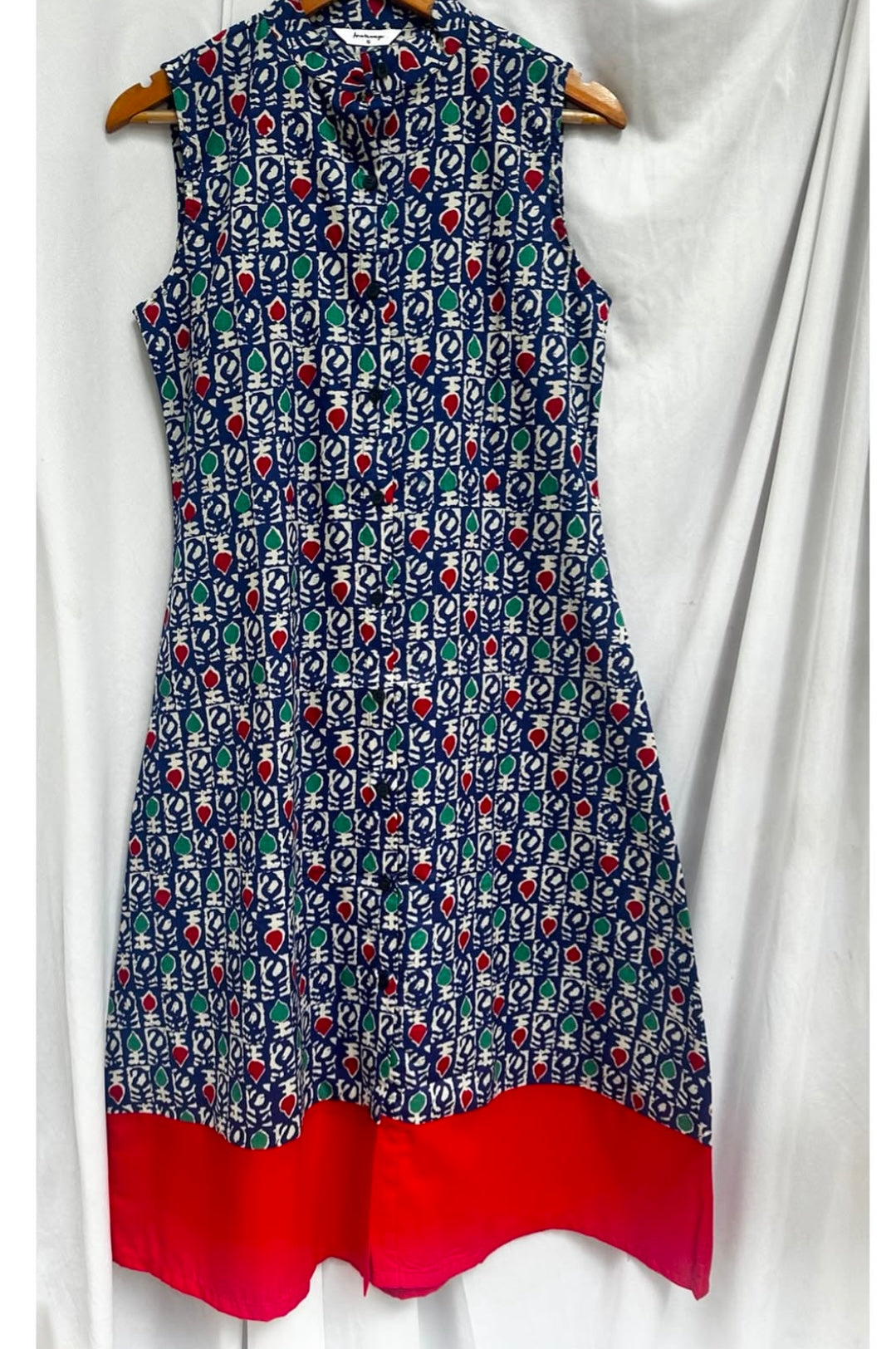 BUTTON DOWN DRESS WITH SOLID BORDER