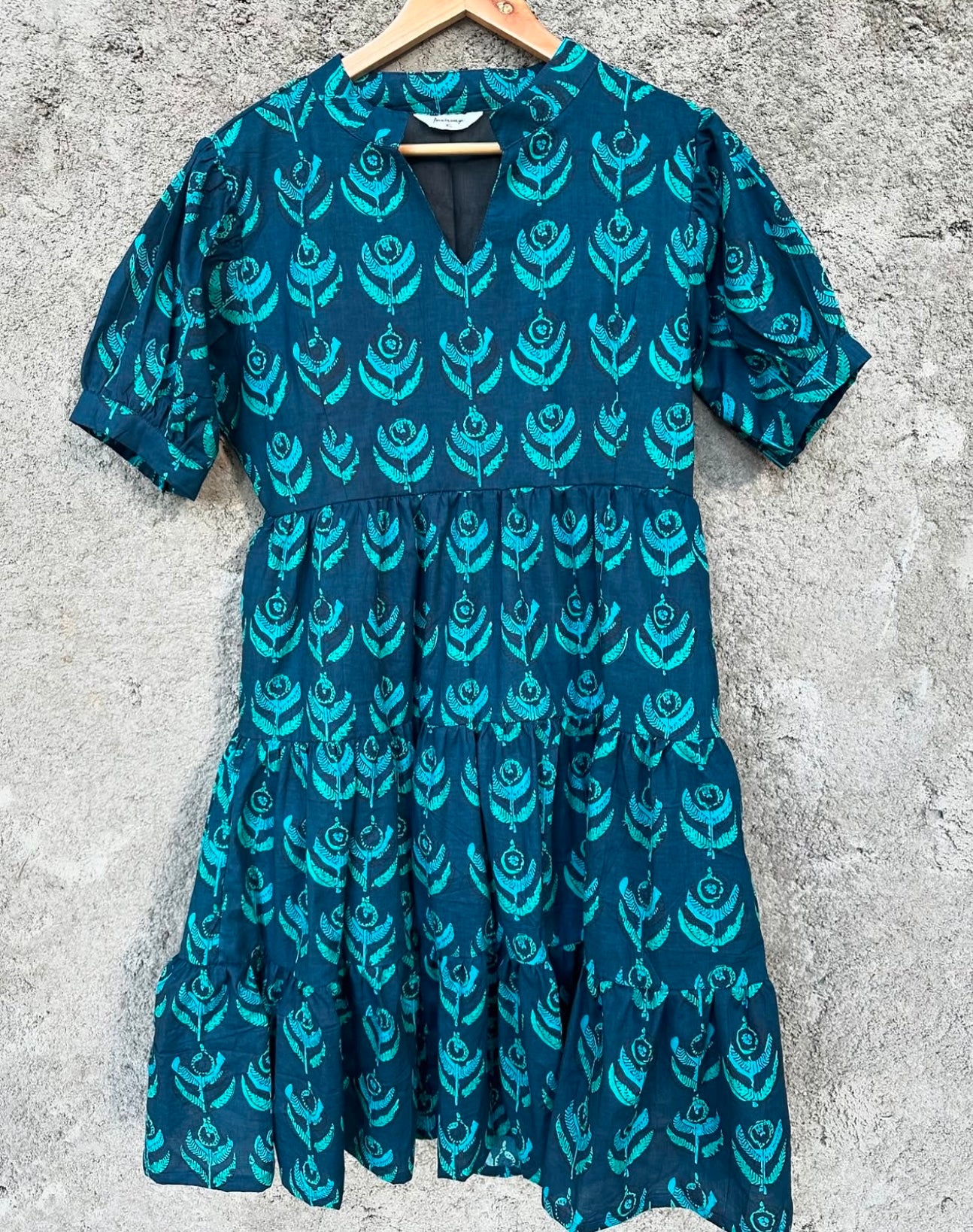 MIDI TIERED DRESS WITH MANDARIN COLLAR AND SHORT SLEEVES
