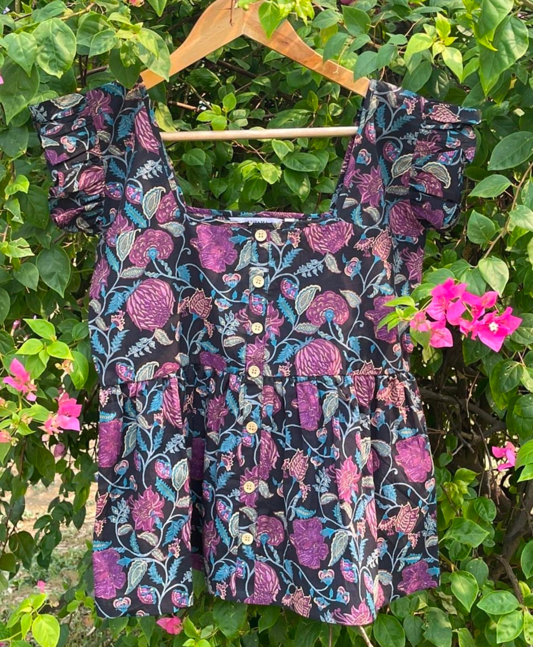 BUTTON DOWN TOP WITH FRILL SLEEVES
