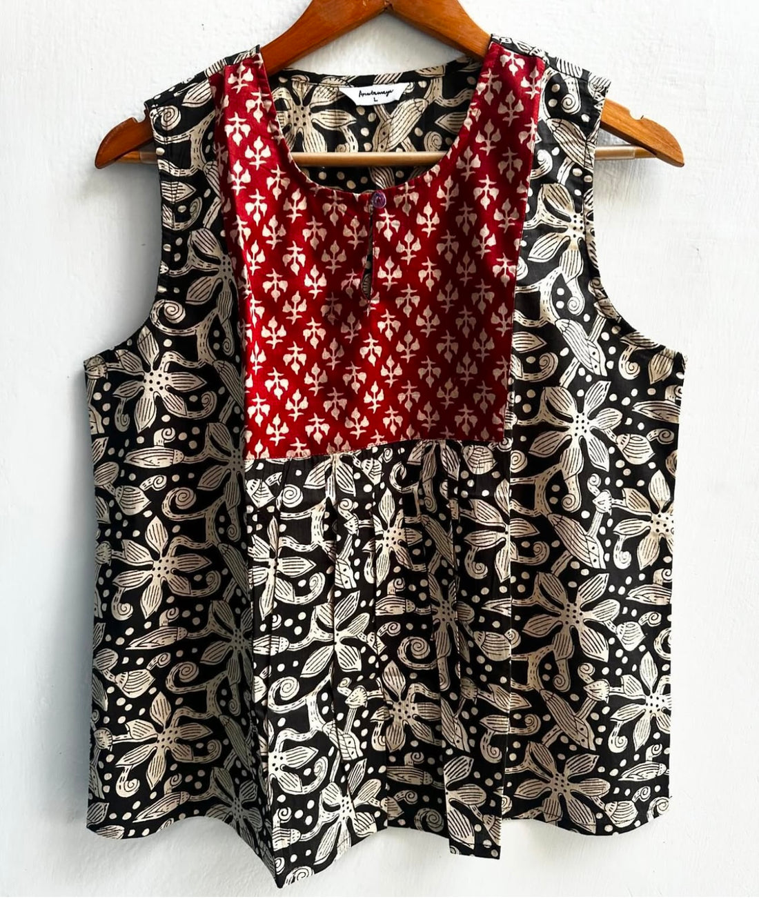 PATCH SLEEVELESS TOP