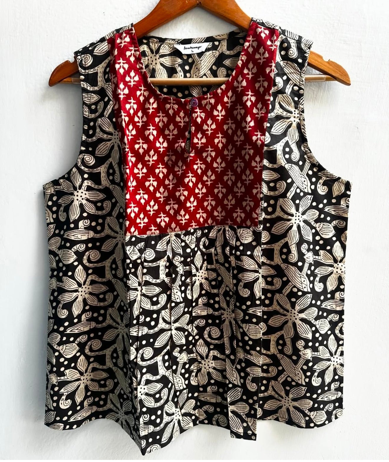 PATCH SLEEVELESS TOP