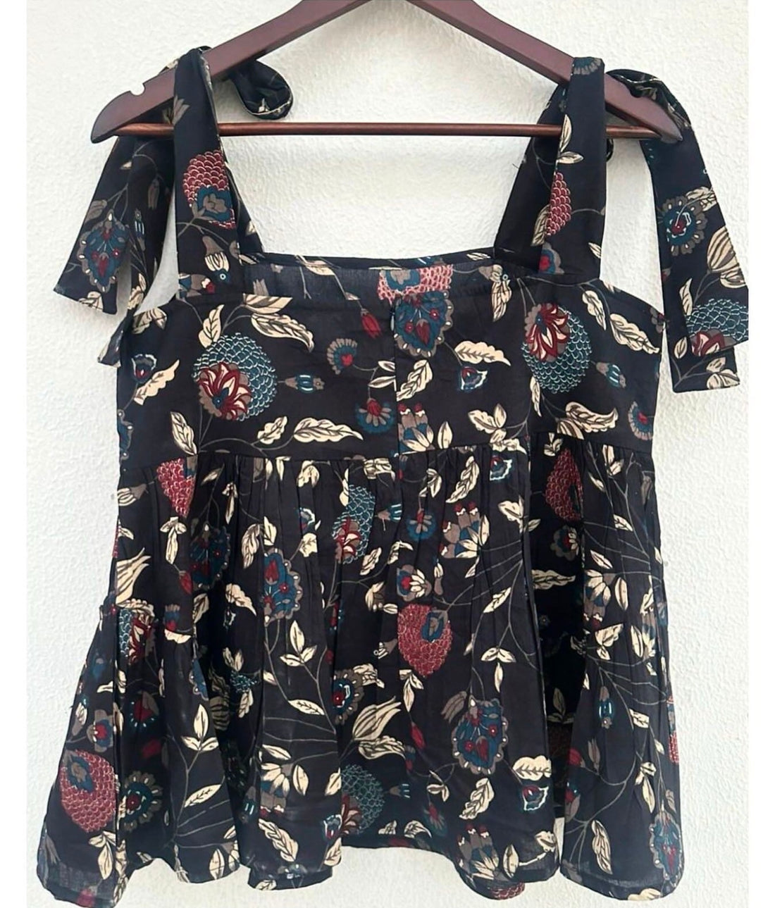 THICK STRAP TIE TOP