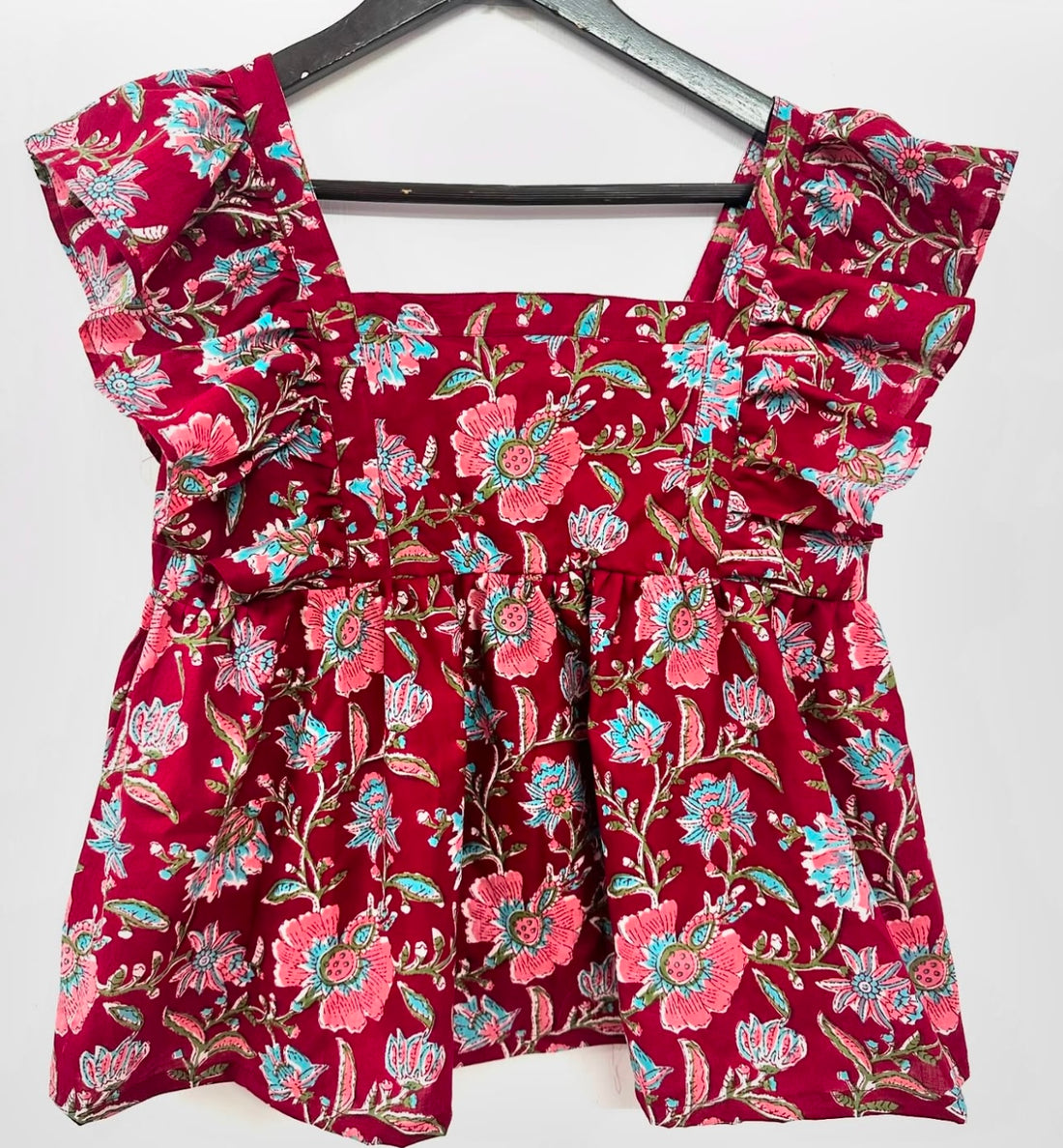 RUFFLE SLEEVES TOP