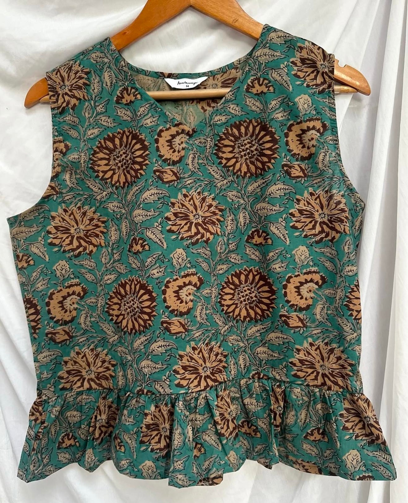 BASIC FRILL TOP WITH V-NECK