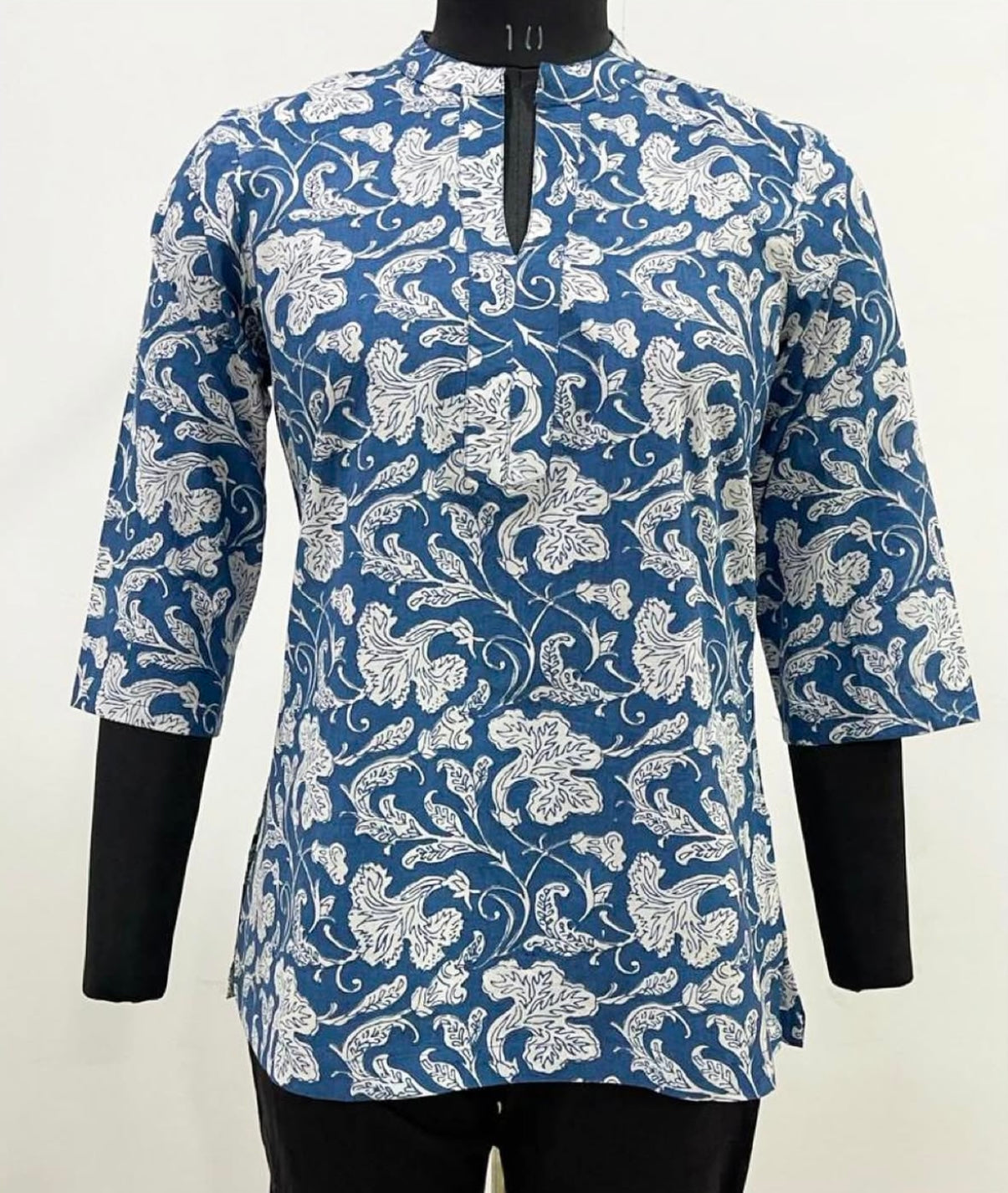 SHORT KURTA WITH MANDARIN COLLAR