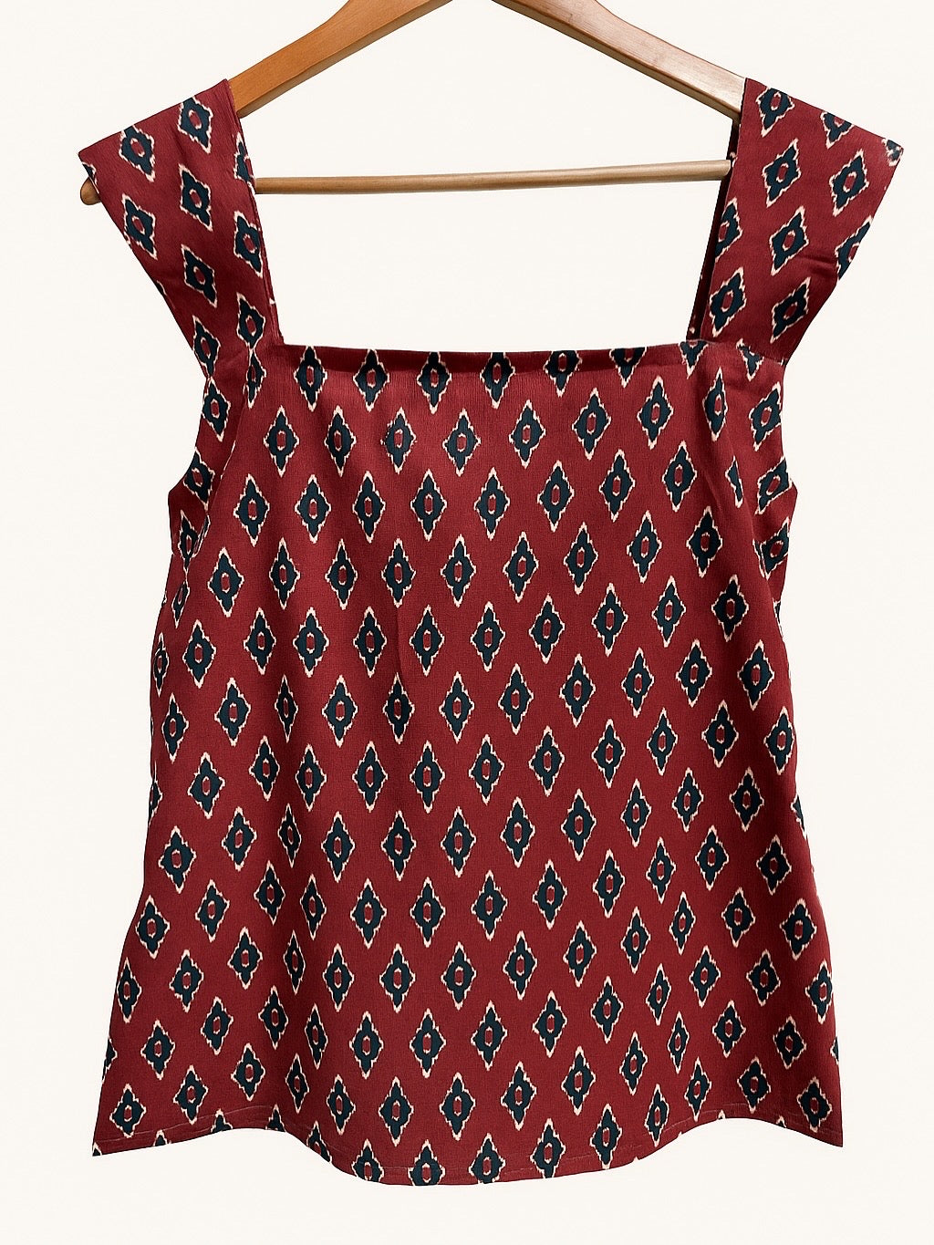 BACK BELTED TIE UP TOP