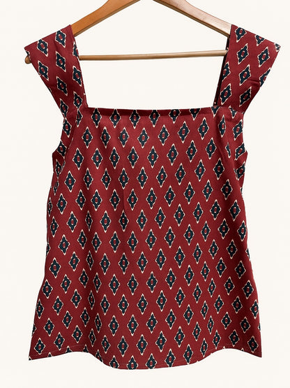 BACK BELTED TIE UP TOP