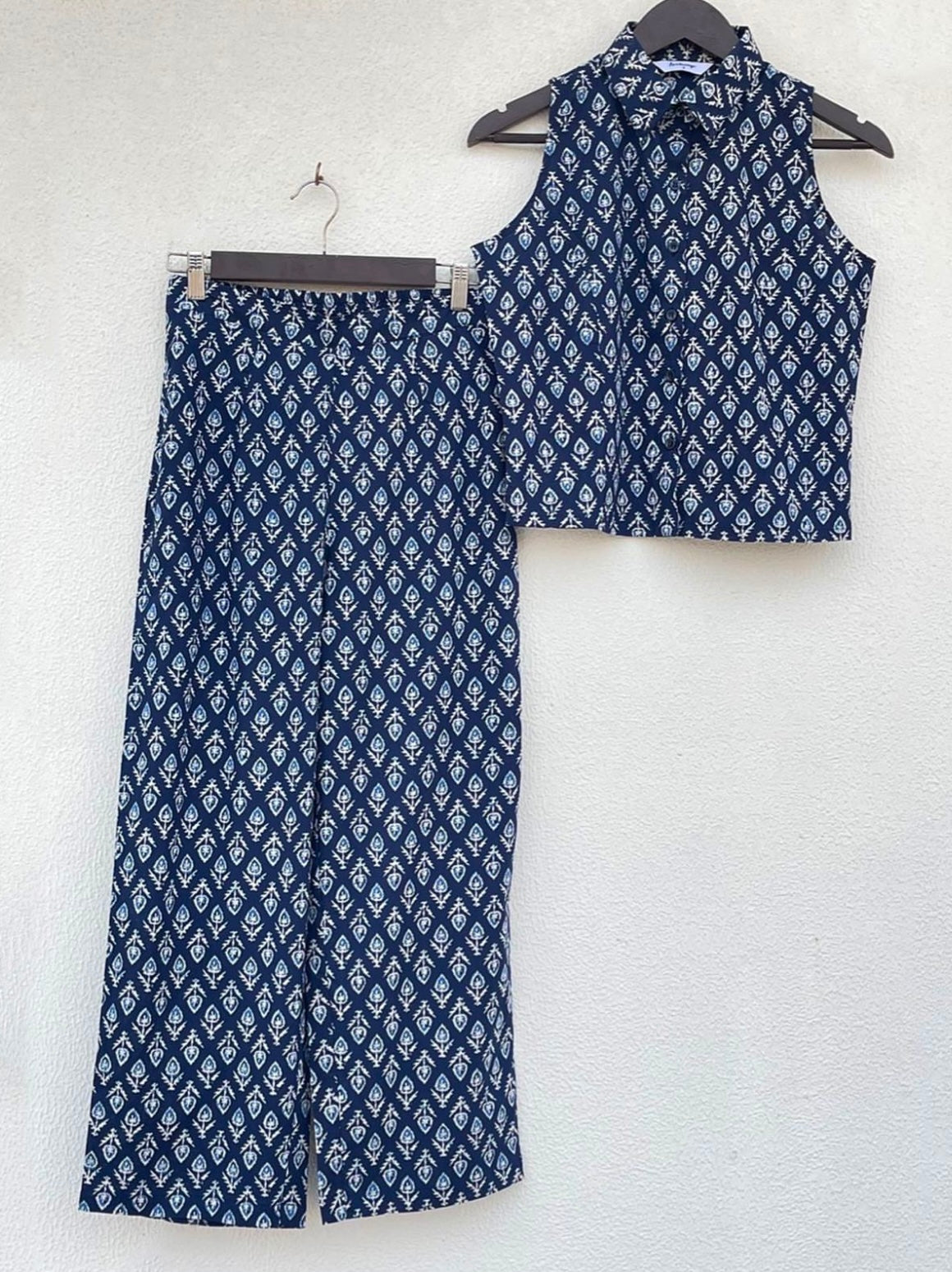 SLEEVELESS SHIRT CO-ORD SET