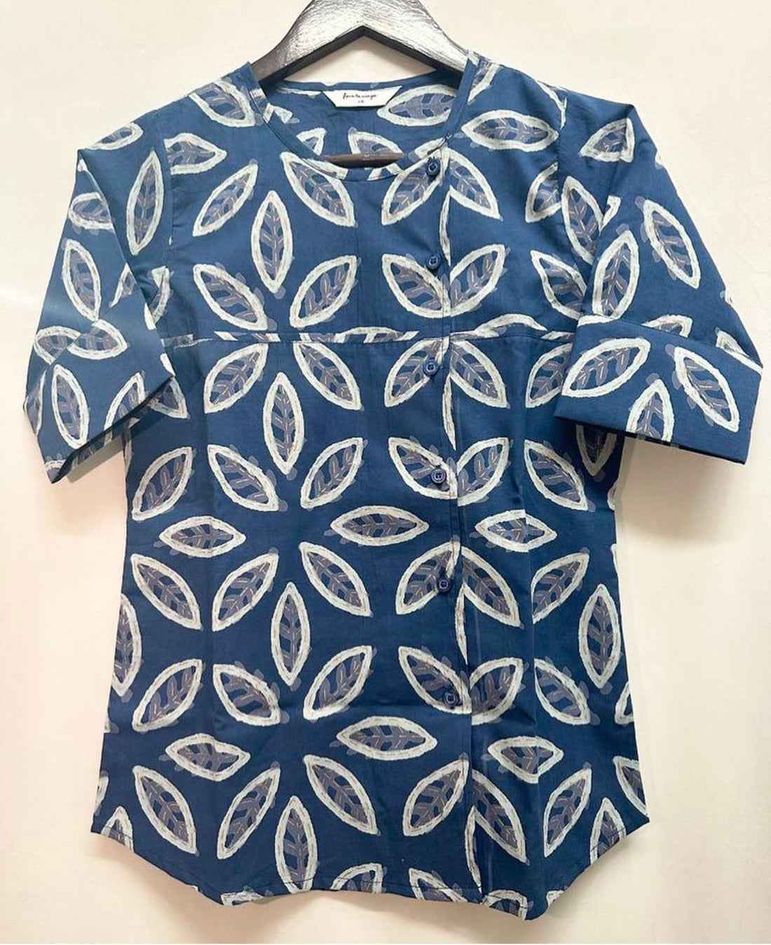 ROUND-NECK SHIRT WITH SIDE BUTTONS DETAILING