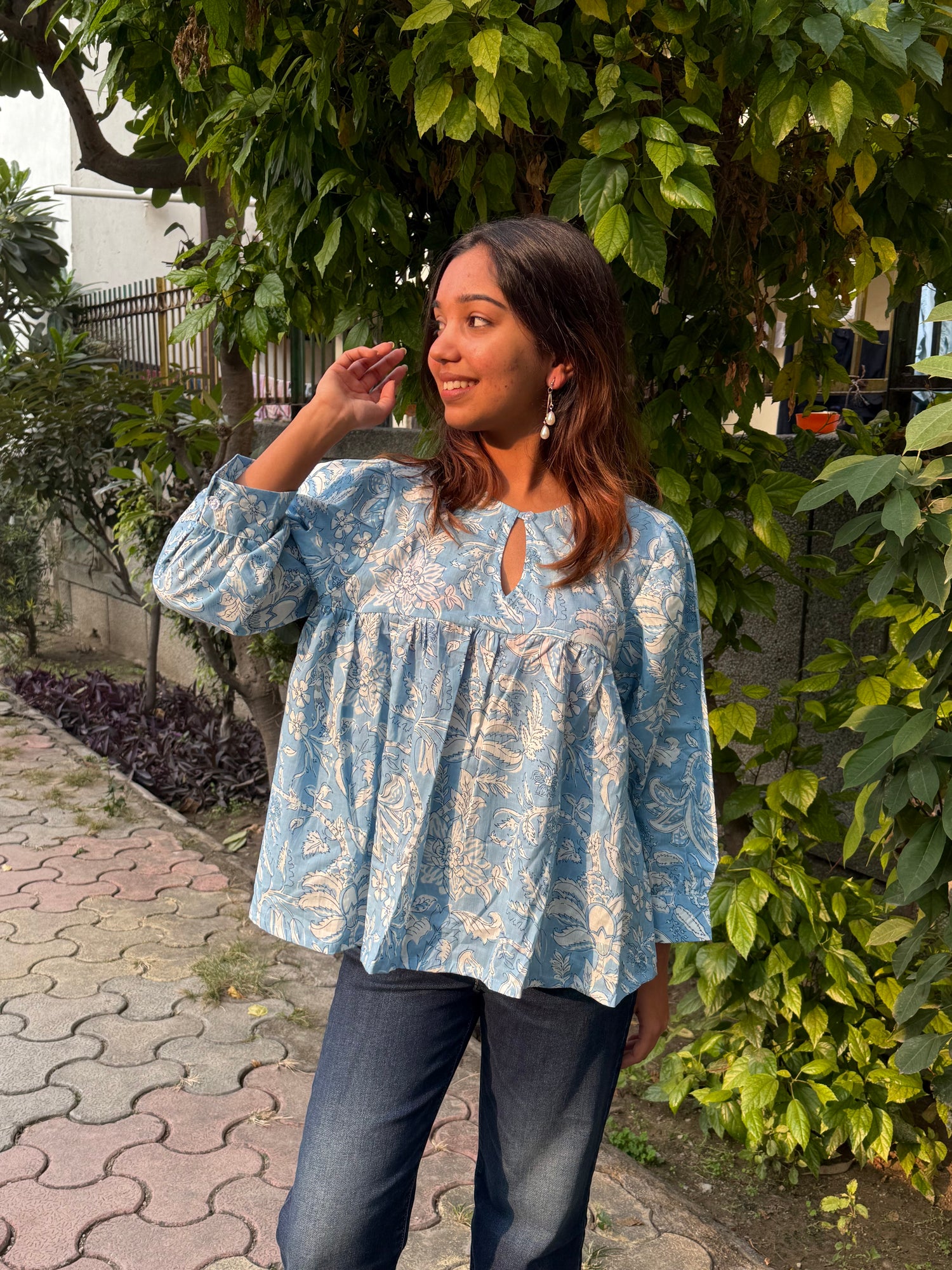 PLACKET NECK TOP