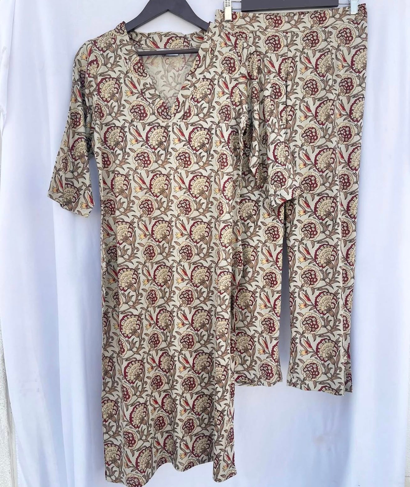 V-NECK ALINE KURTA SET