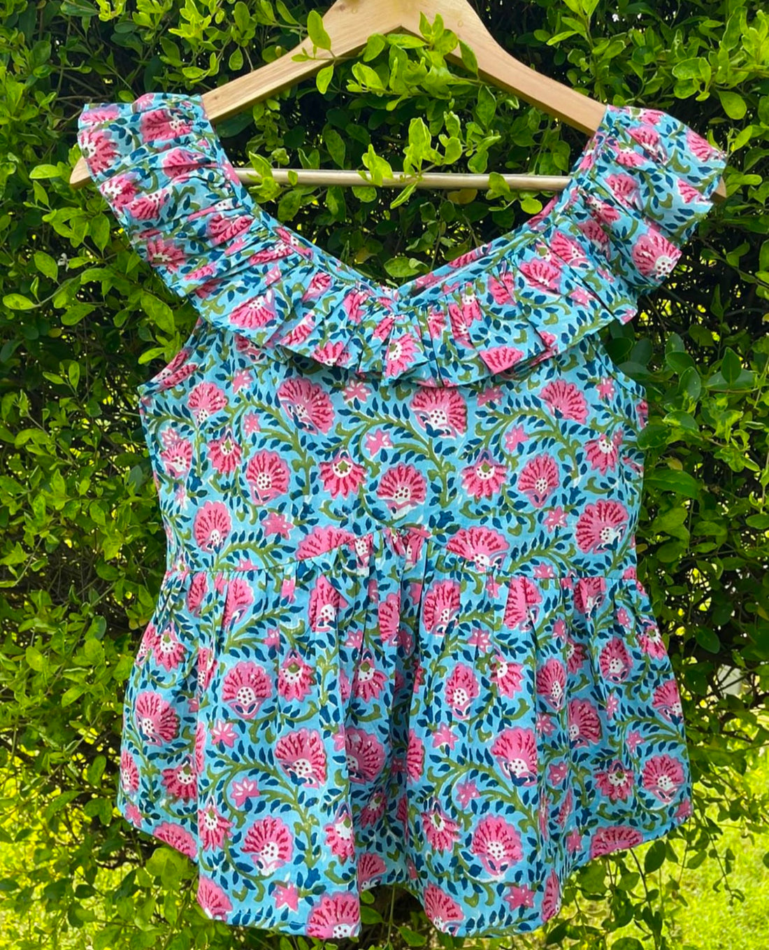 BUTTERFLY TOP
