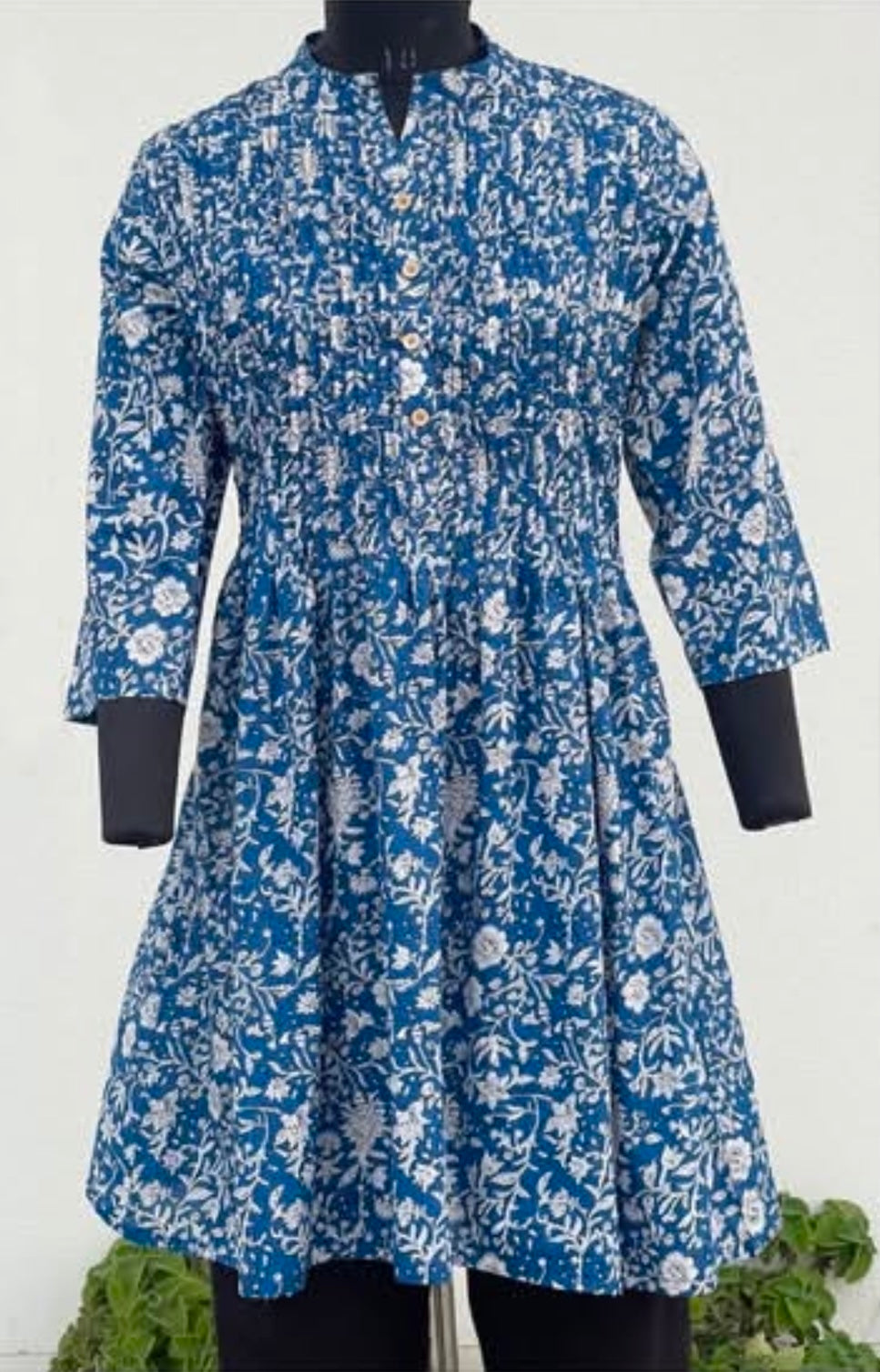 SHORT KURTA WITH PLEATED PANEL AND BUTTON DETAILING