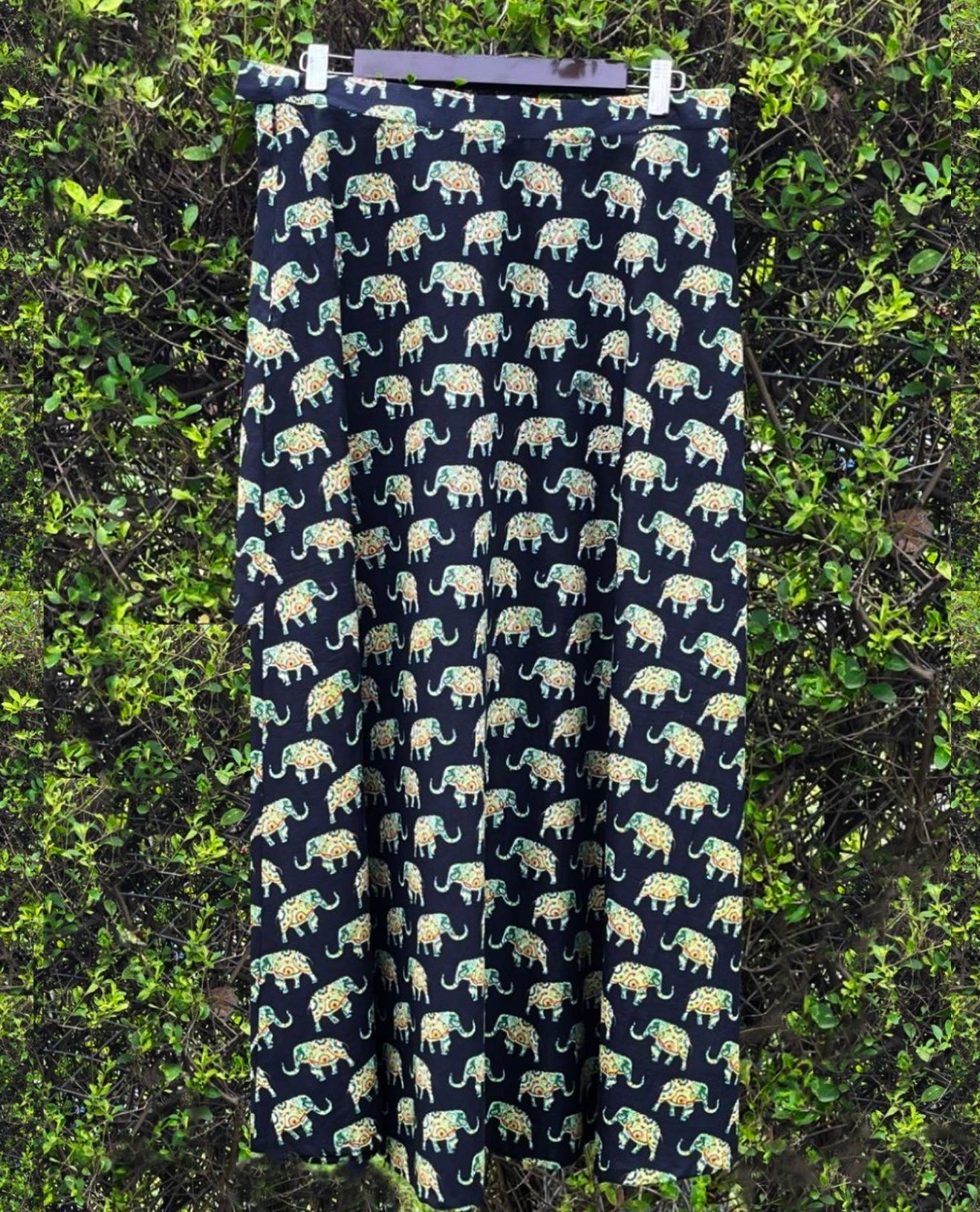 LONG- STRAIGHT SKIRT