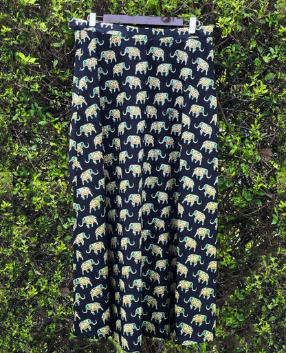 LONG- STRAIGHT SKIRT