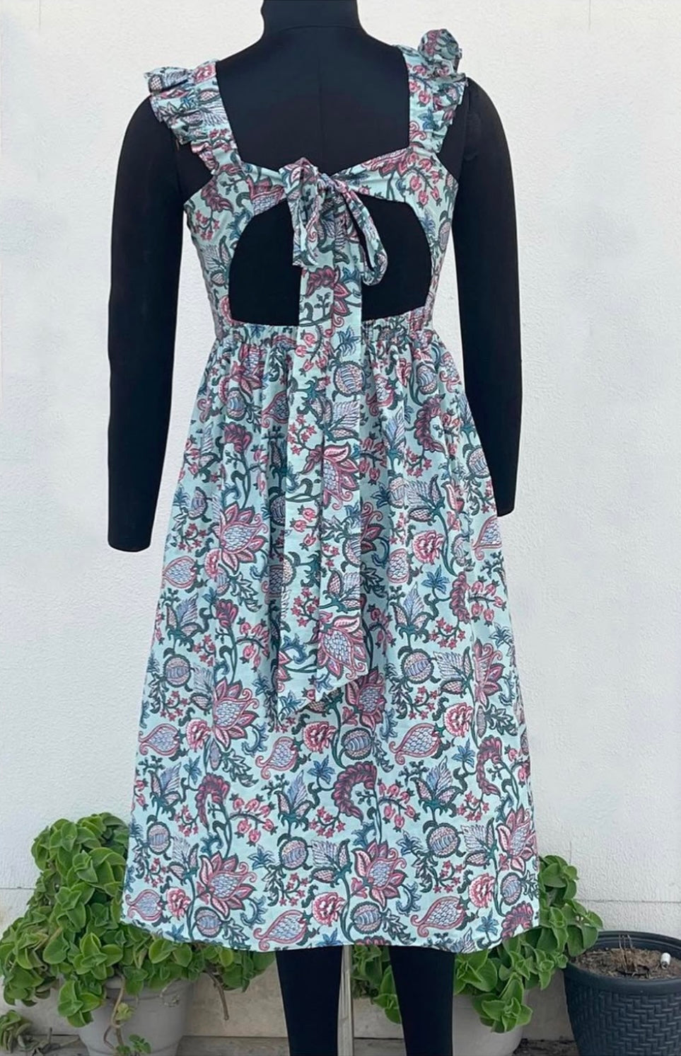 BACK KNOT STYLED RUFFLED DRESS