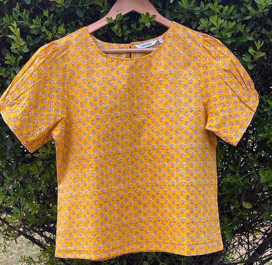 SHORT PUFFED-SLEEVES TOP
