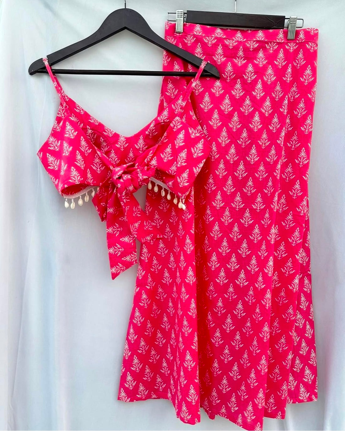 BACK KNOT STYLED LEHNGA