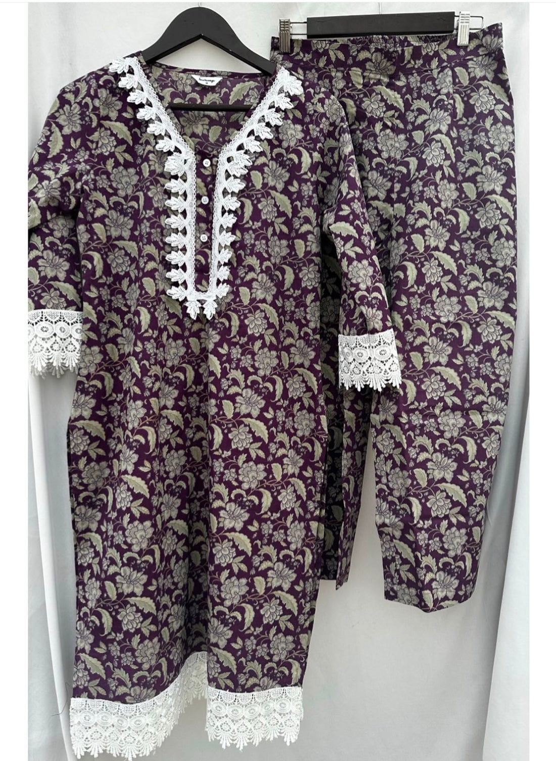 LACE DETAILING KURTA SET