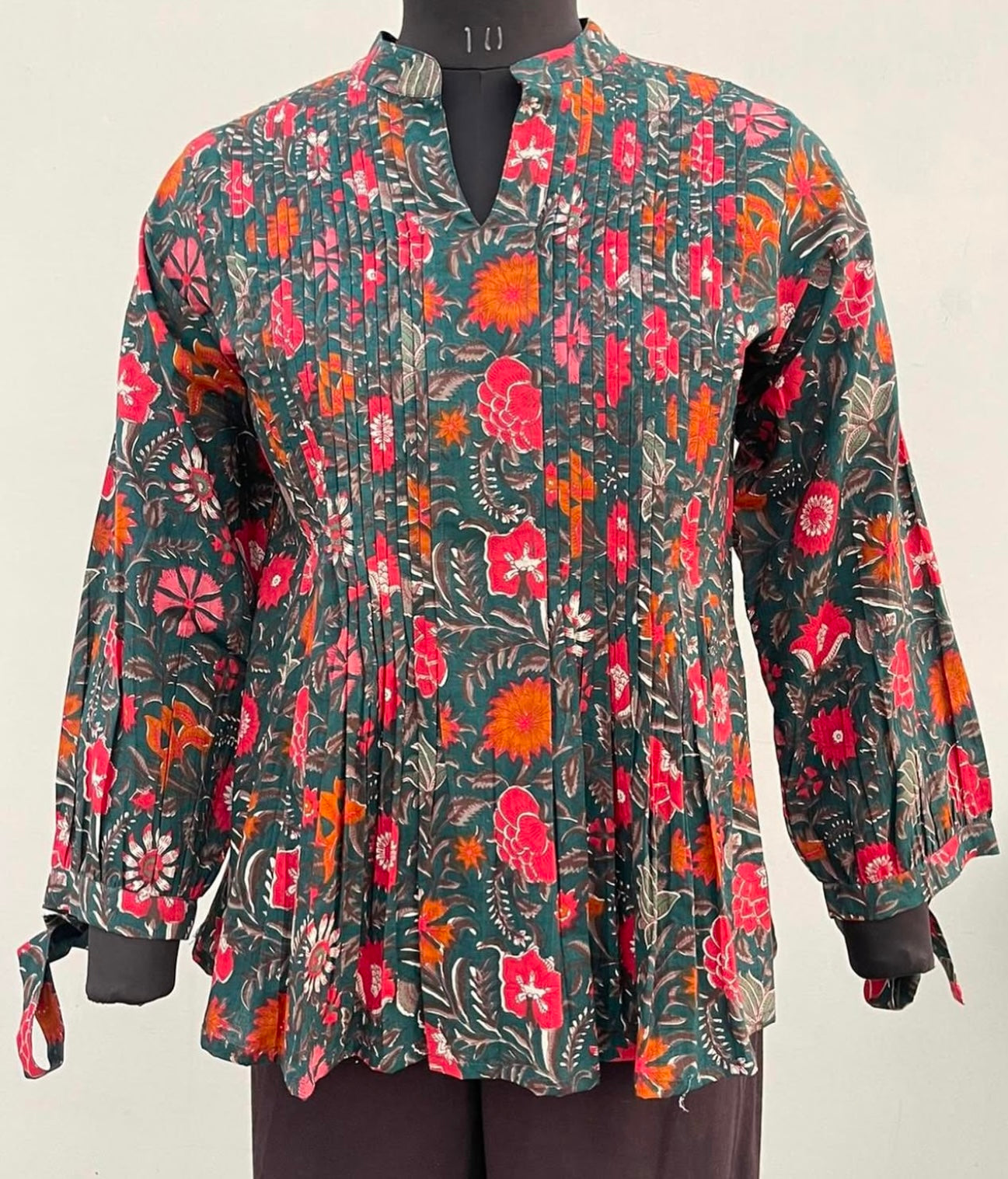 SHORT KURTA WITH PLEATED PANEL AND PUFFED SLEEVES WITH TIES