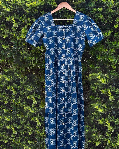BUTTON DOWN DRESS WITH ROUND NECK SHORT PUFFED SLEEVES