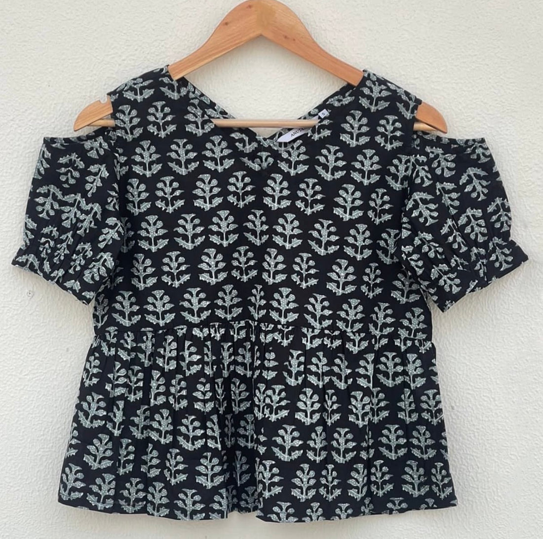 COLD- SHOULDER GATHERED TOP