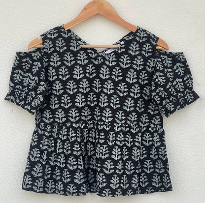 COLD- SHOULDER GATHERED TOP