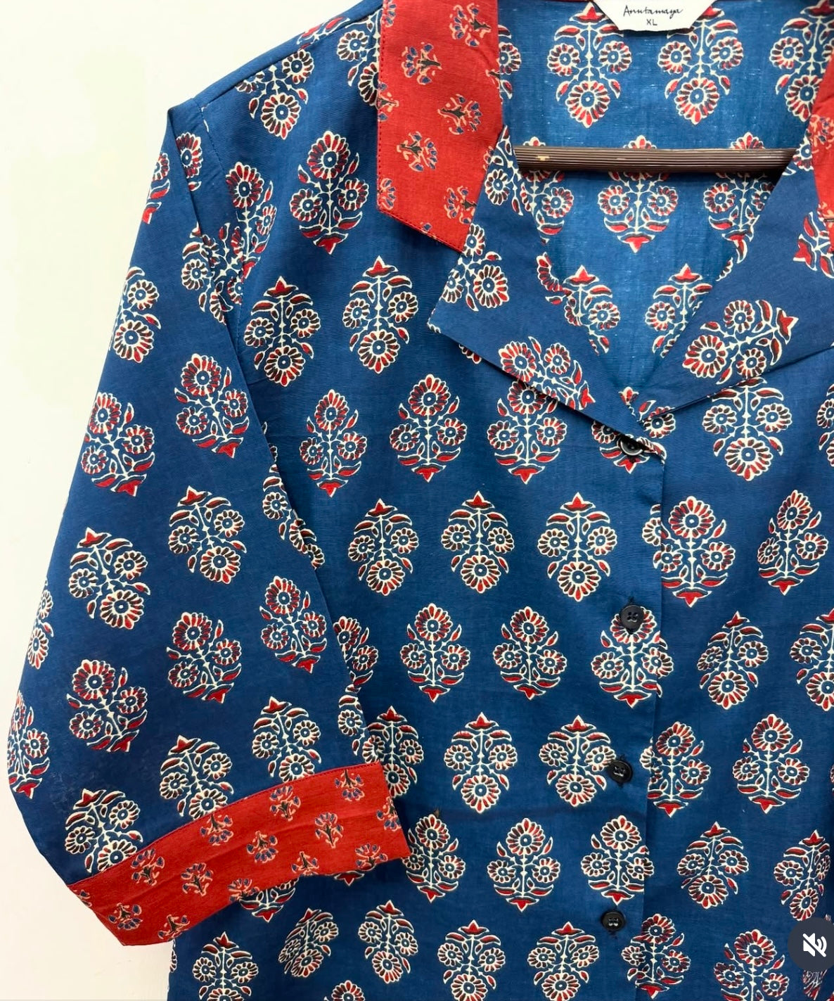 CONTRASTED CUBAN COLLARED SHIRT