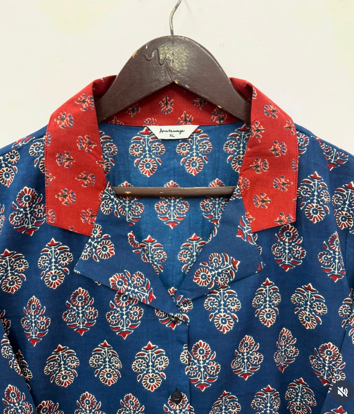 CONTRASTED CUBAN COLLARED SHIRT