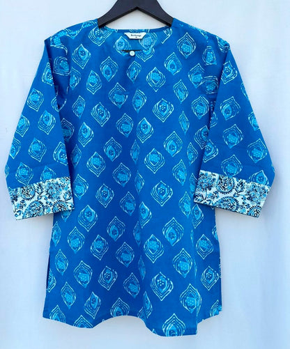 SHORT KURTA WITH FRONT BUTTON DETAILS AND BORDER SLEEVES