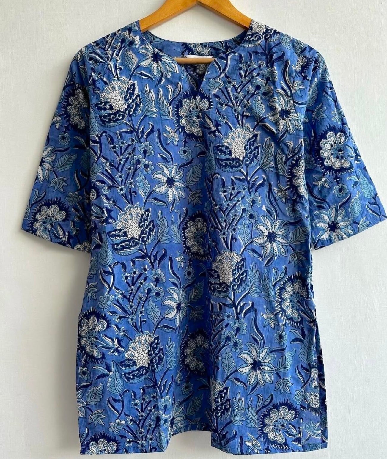 SHORT KURTA WITH PAN SHAPE NECK