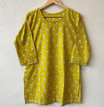 SHORT ROUND NECK KURTA