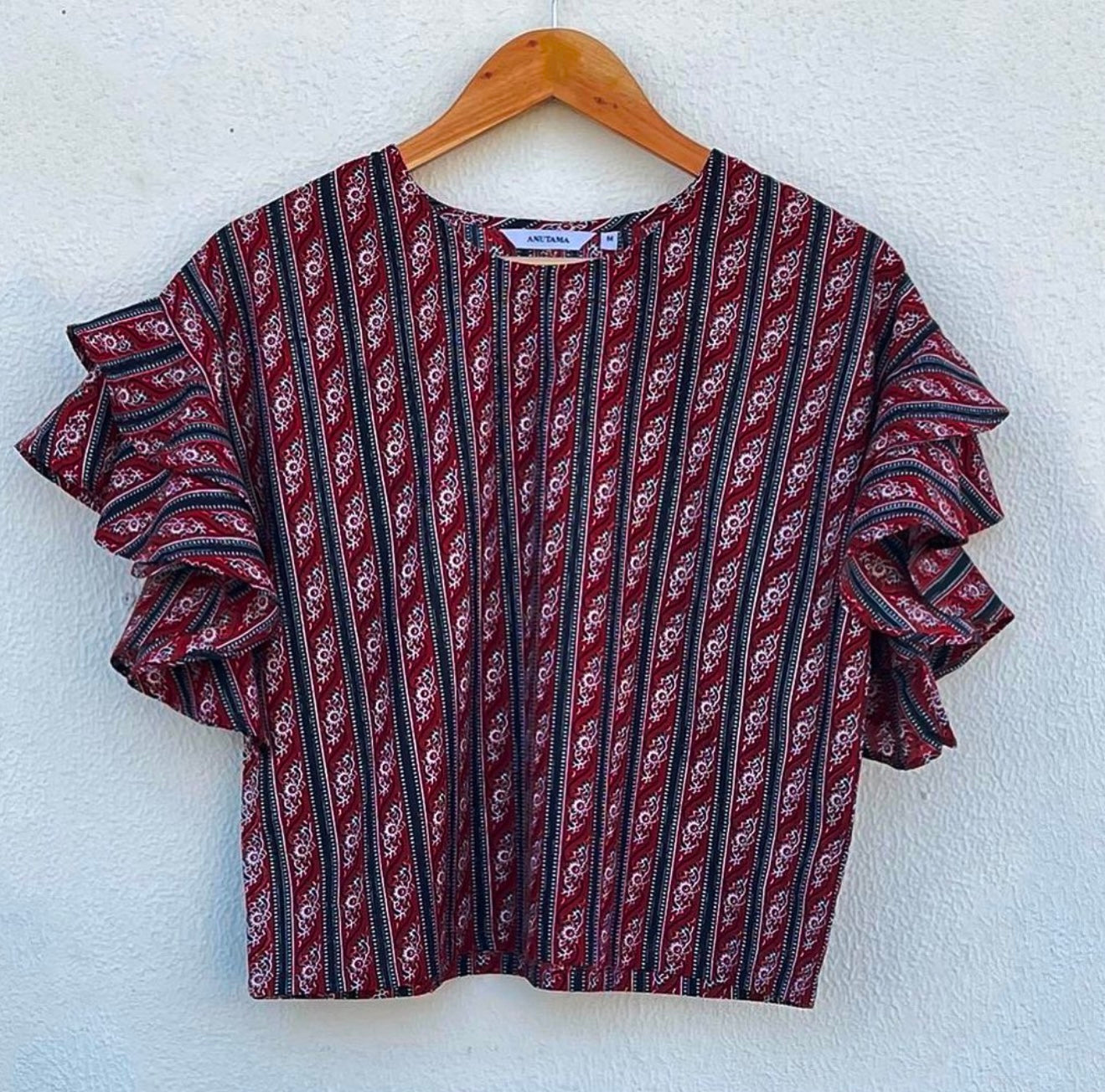 BUTTERFLY SLEEVES TOP