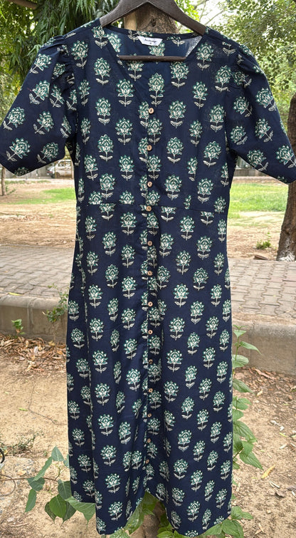 CASUAL COTTON DRESS WITH BUTTON DOWN CLOSURE